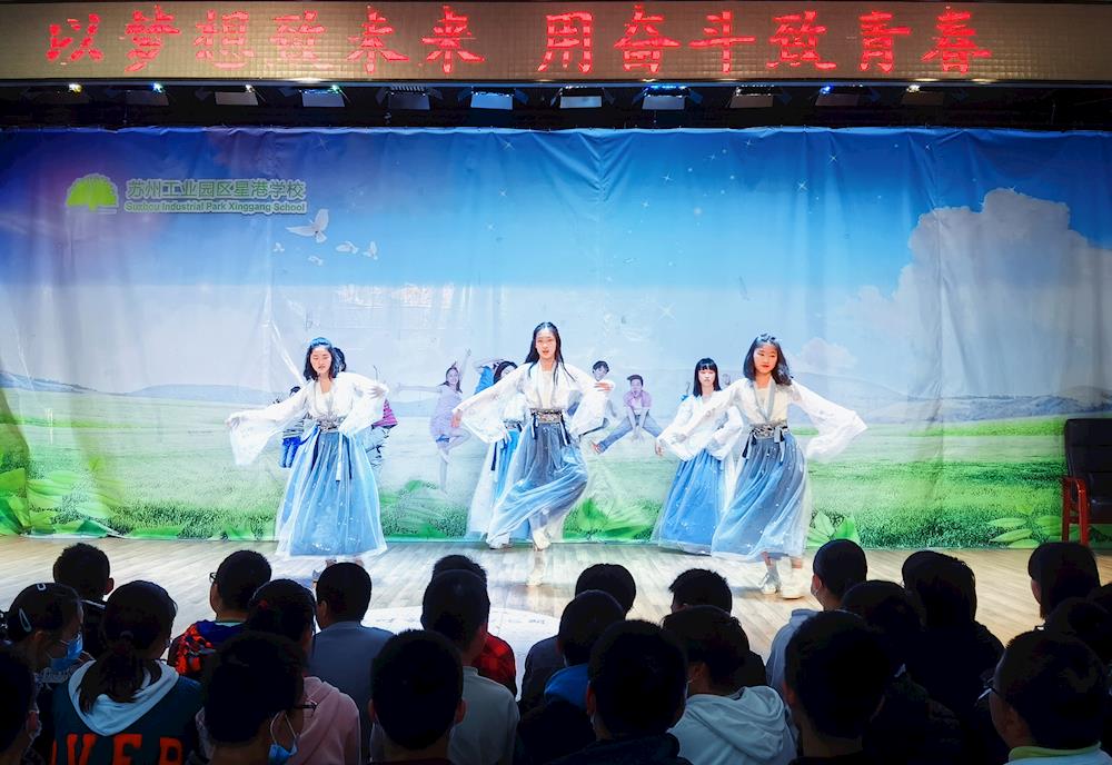 8年级舞蹈大赛4.jpg 8年级舞蹈大赛4.jpg