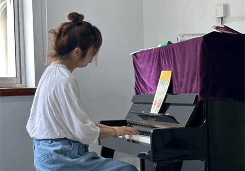 乐韵悠悠，匠心筑梦 ——记“星港杯”小学音乐组专业技能比赛