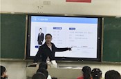 “请进来＋走出去”为学生打开职业启蒙大门